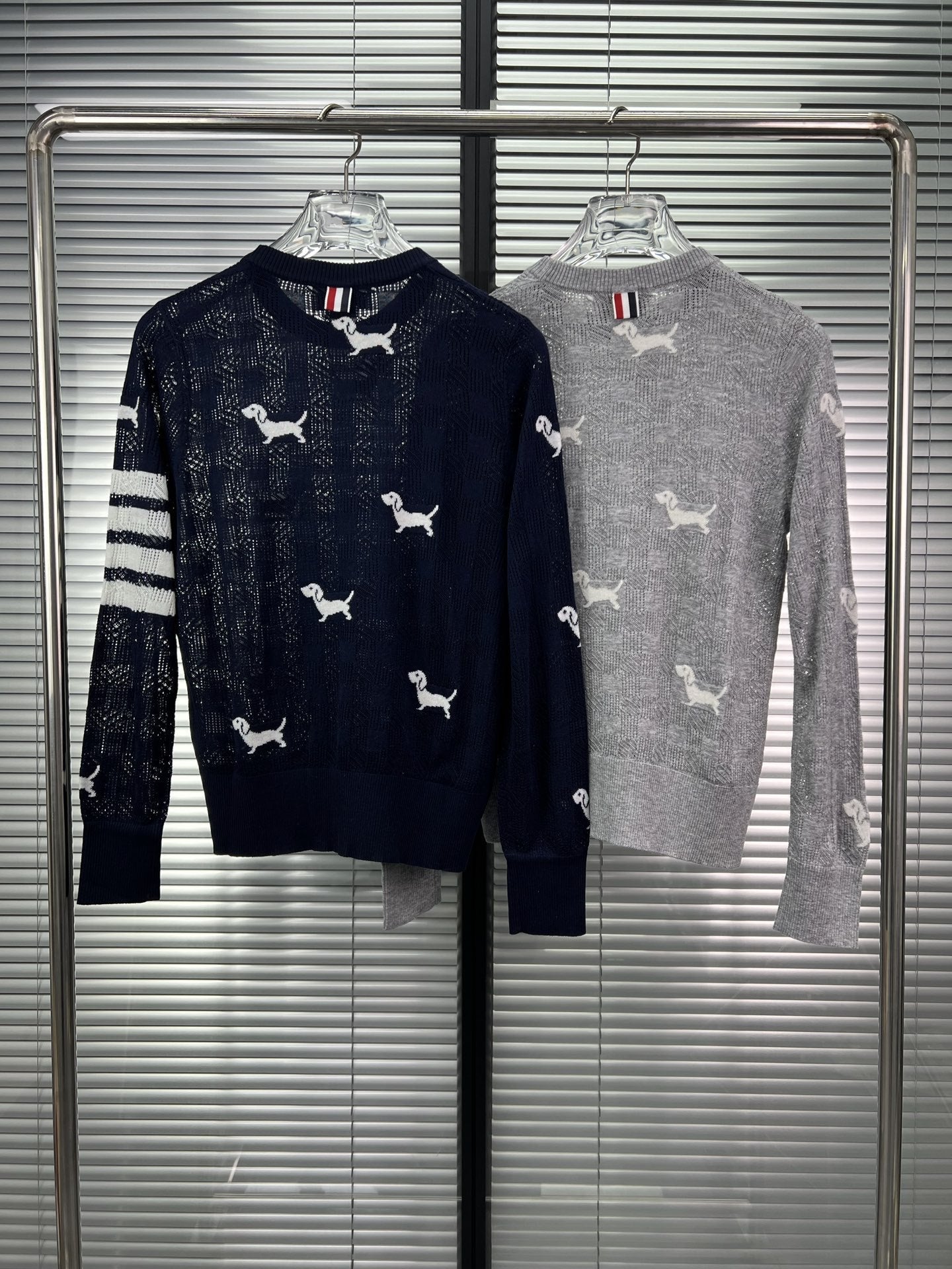 2025SS Puppy embroidered sweater THOM TREND