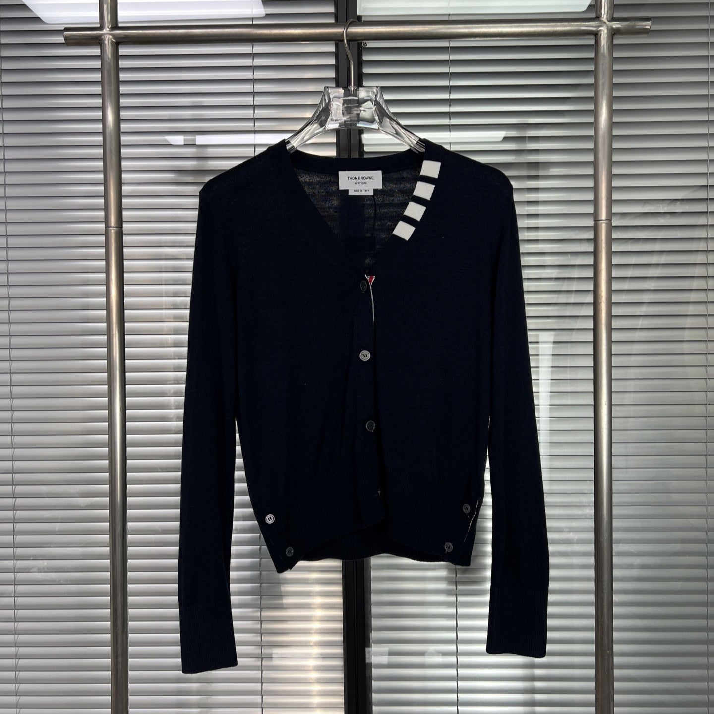 Puppy V-neck short sleeves(副本) THOM TREND