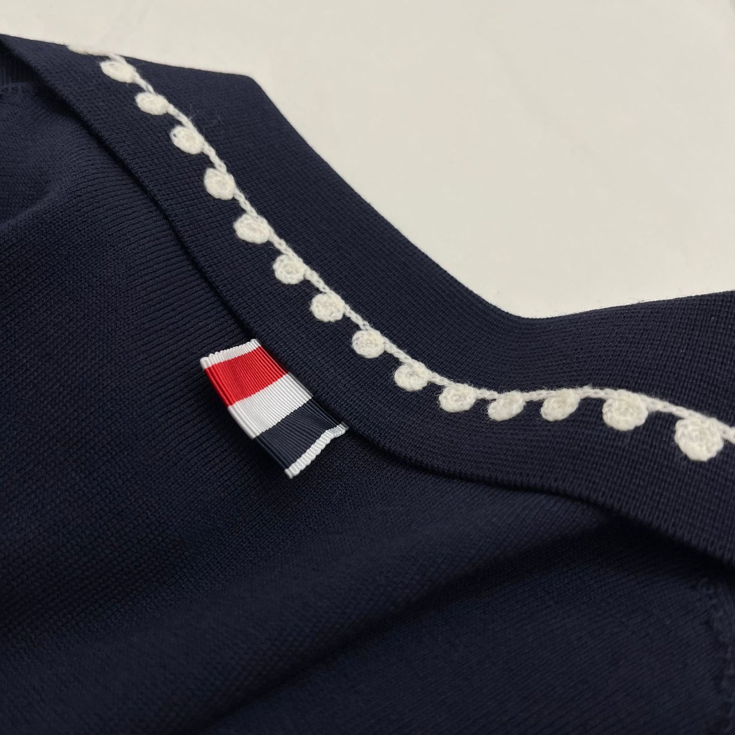 Puppy V-neck short sleeves(副本) THOM TREND