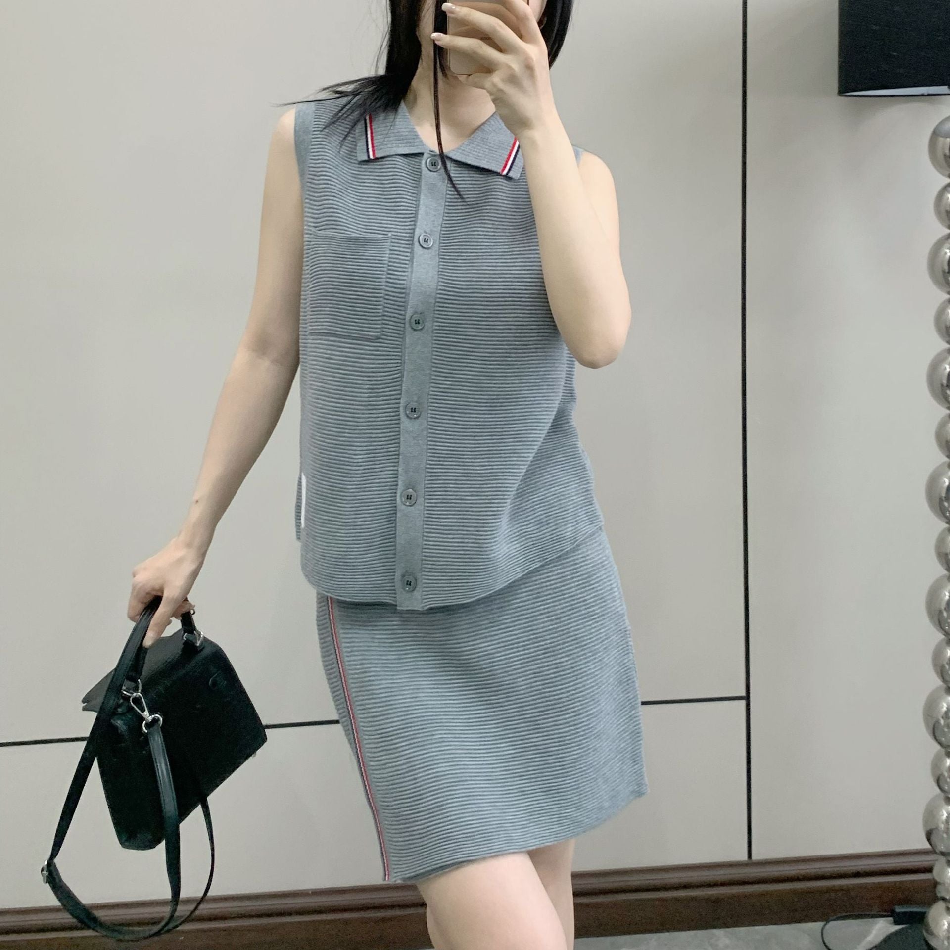 V-neck short-sleeved T-shirt（复制） THOM TREND