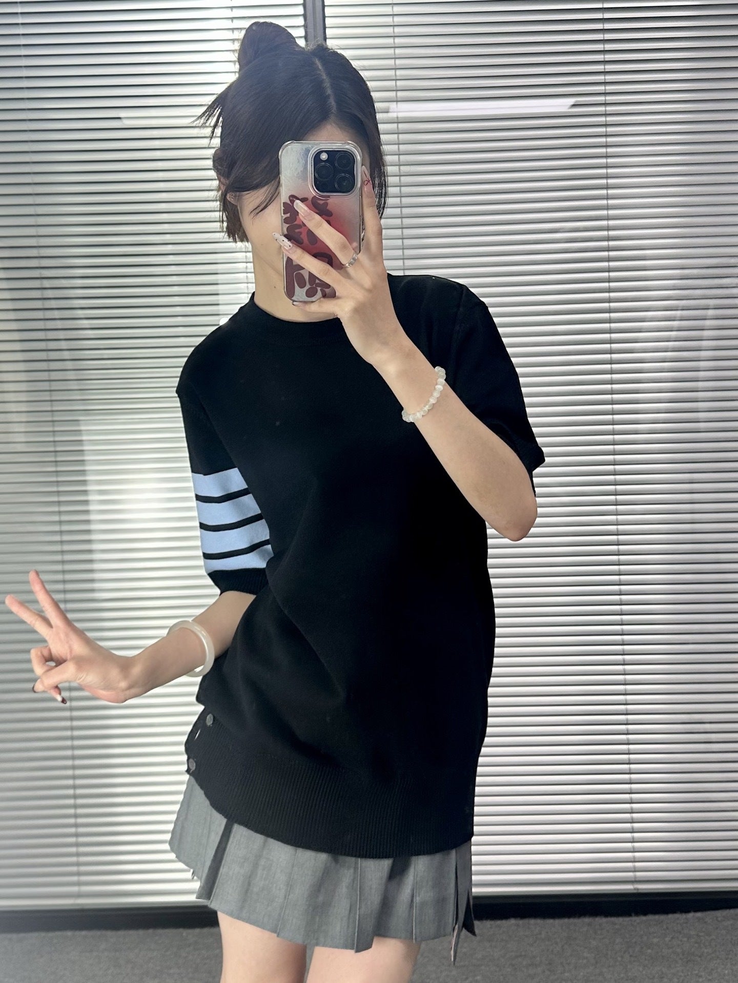 Women's four-bar v-neck cardigan（副本） THOM TREND