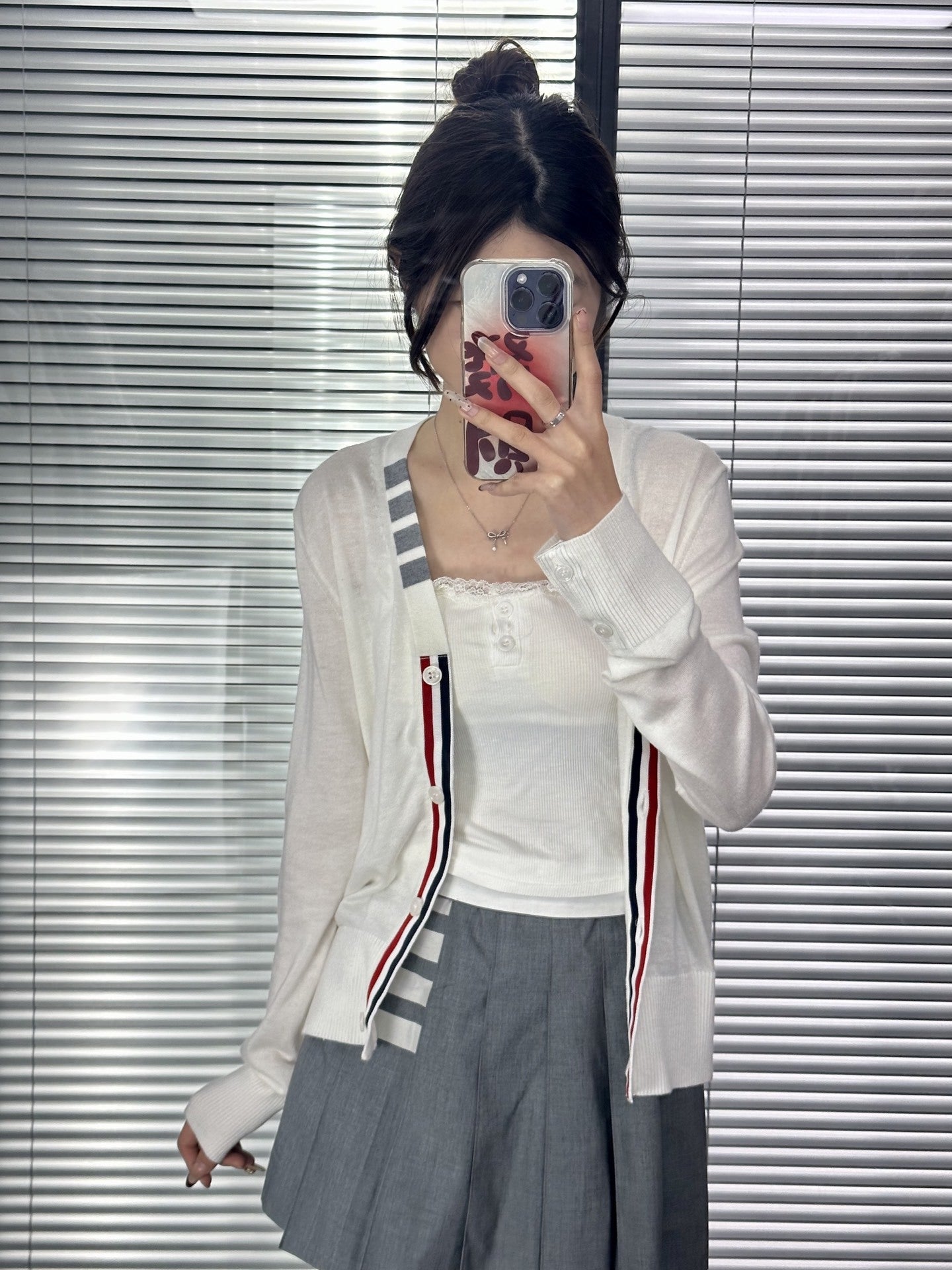 Puppy V-neck short sleeves（副本） THOM TREND