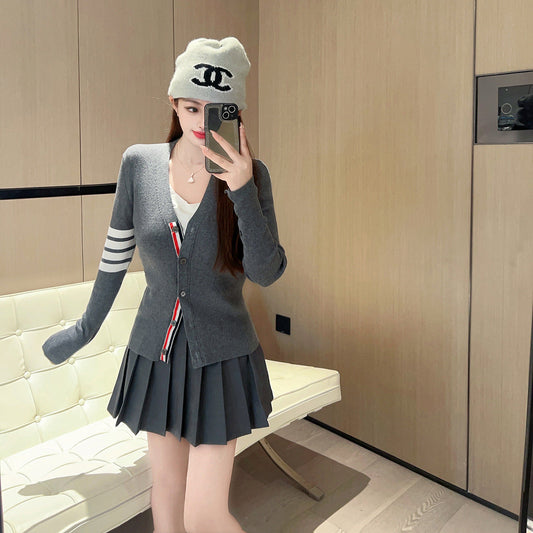 V-neck knitted cardigan（复制） THOM TREND
