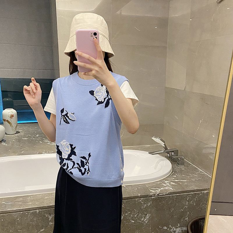 Crew neck knitted vest