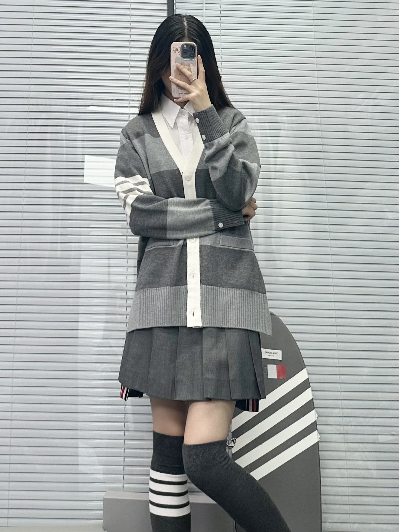 2025SS Back embroidered flowers THOM TREND