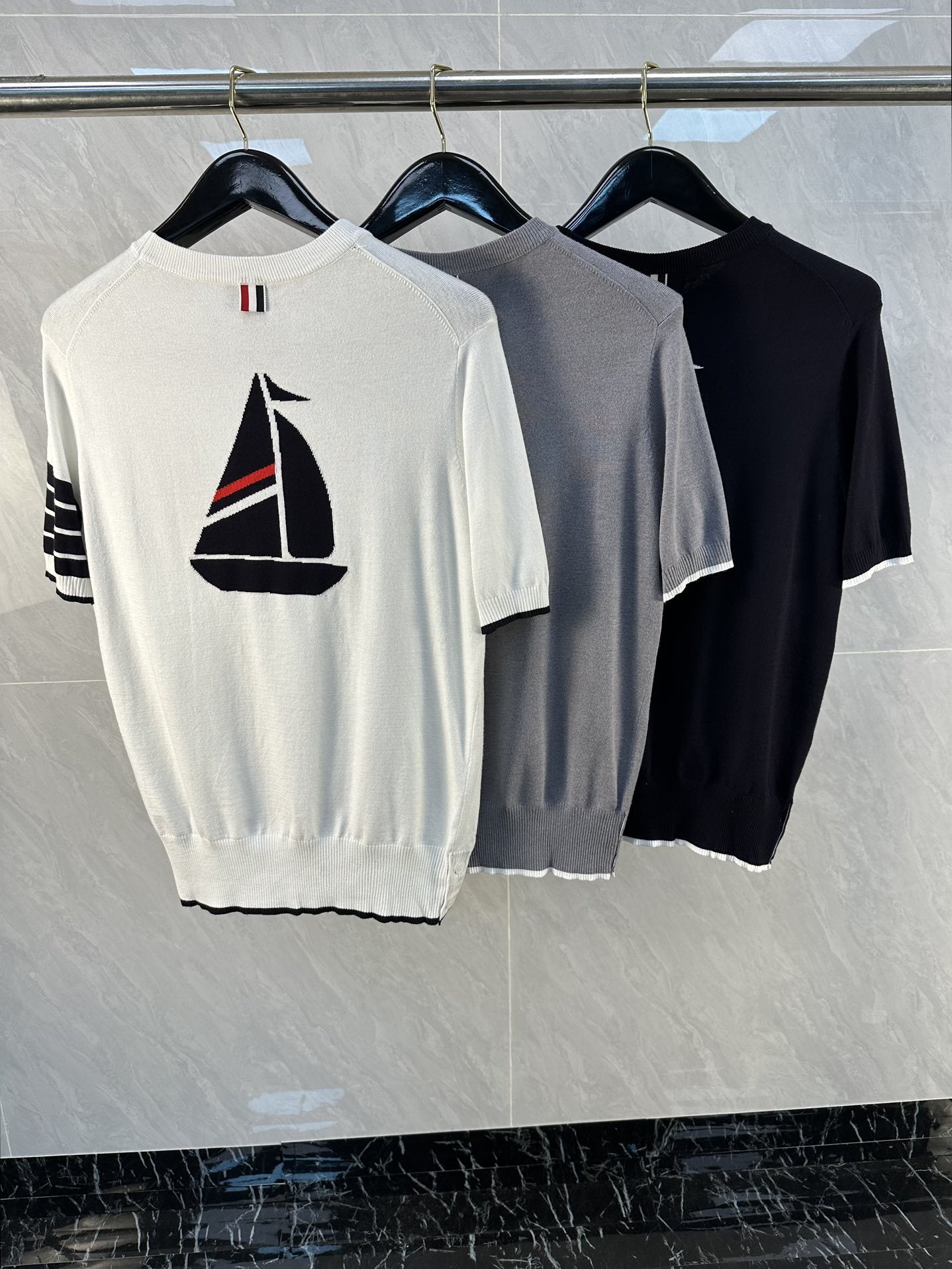 Short-sleeved T-shirt pleated skirt suit（副本） THOM TREND