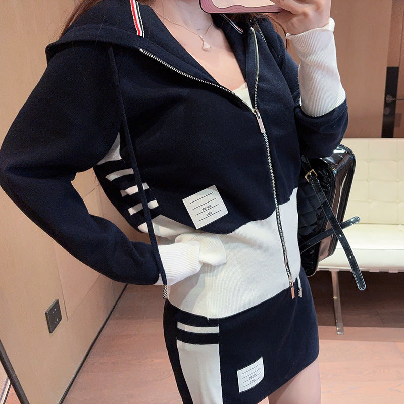 2025Threaded three-bar skirt suit