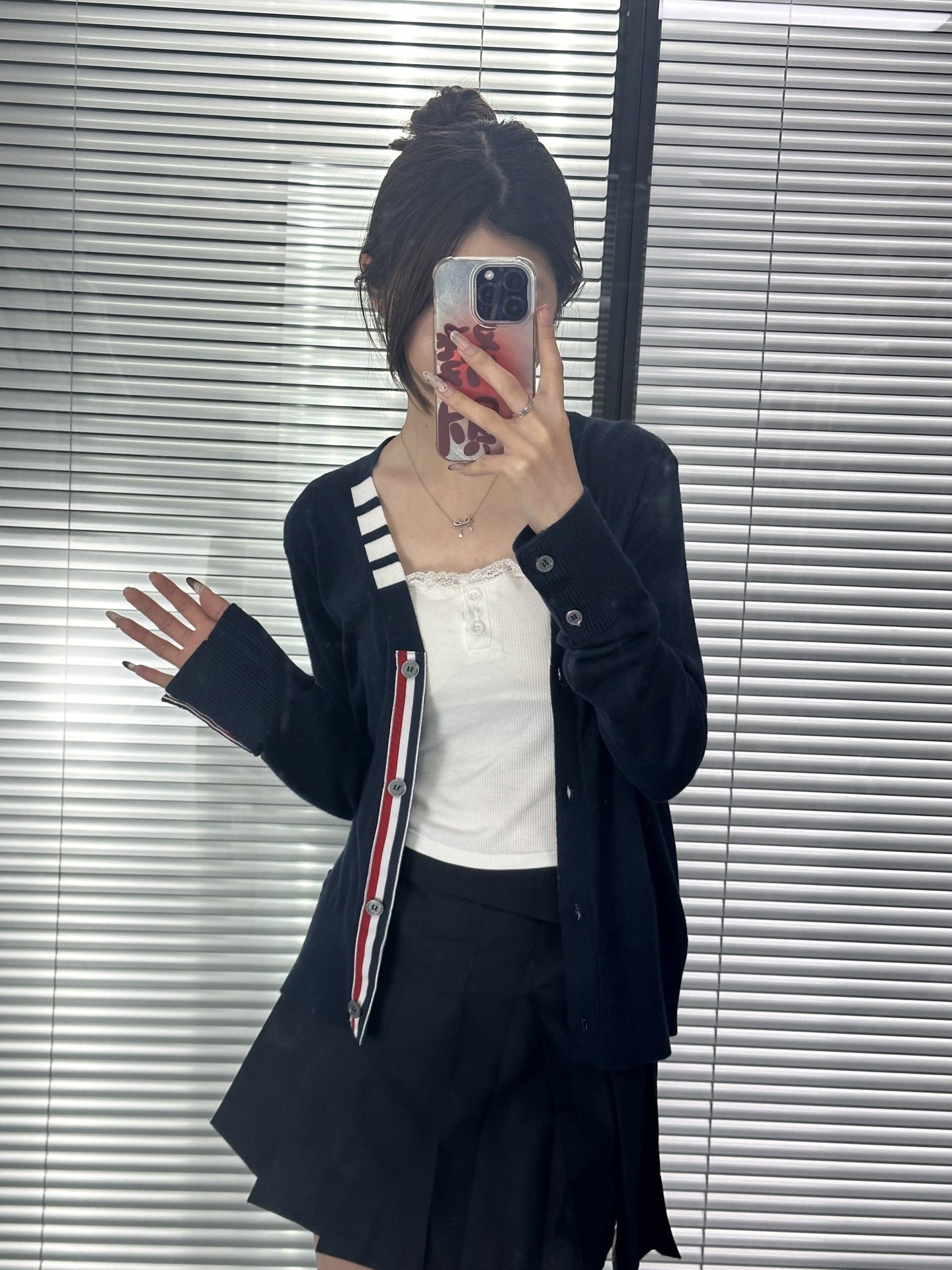 Puppy V-neck short sleeves（副本） THOM TREND