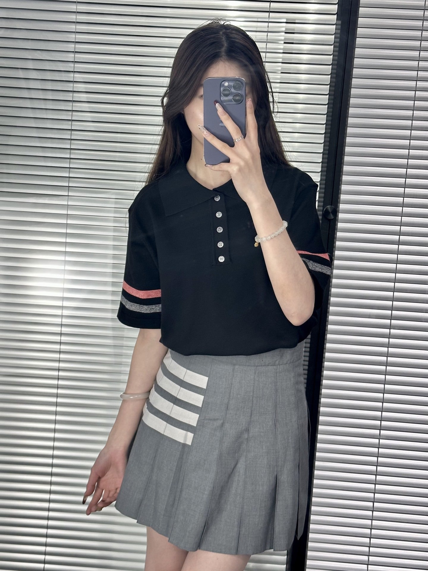 Puppy V-neck short sleeves（副本） THOM TREND