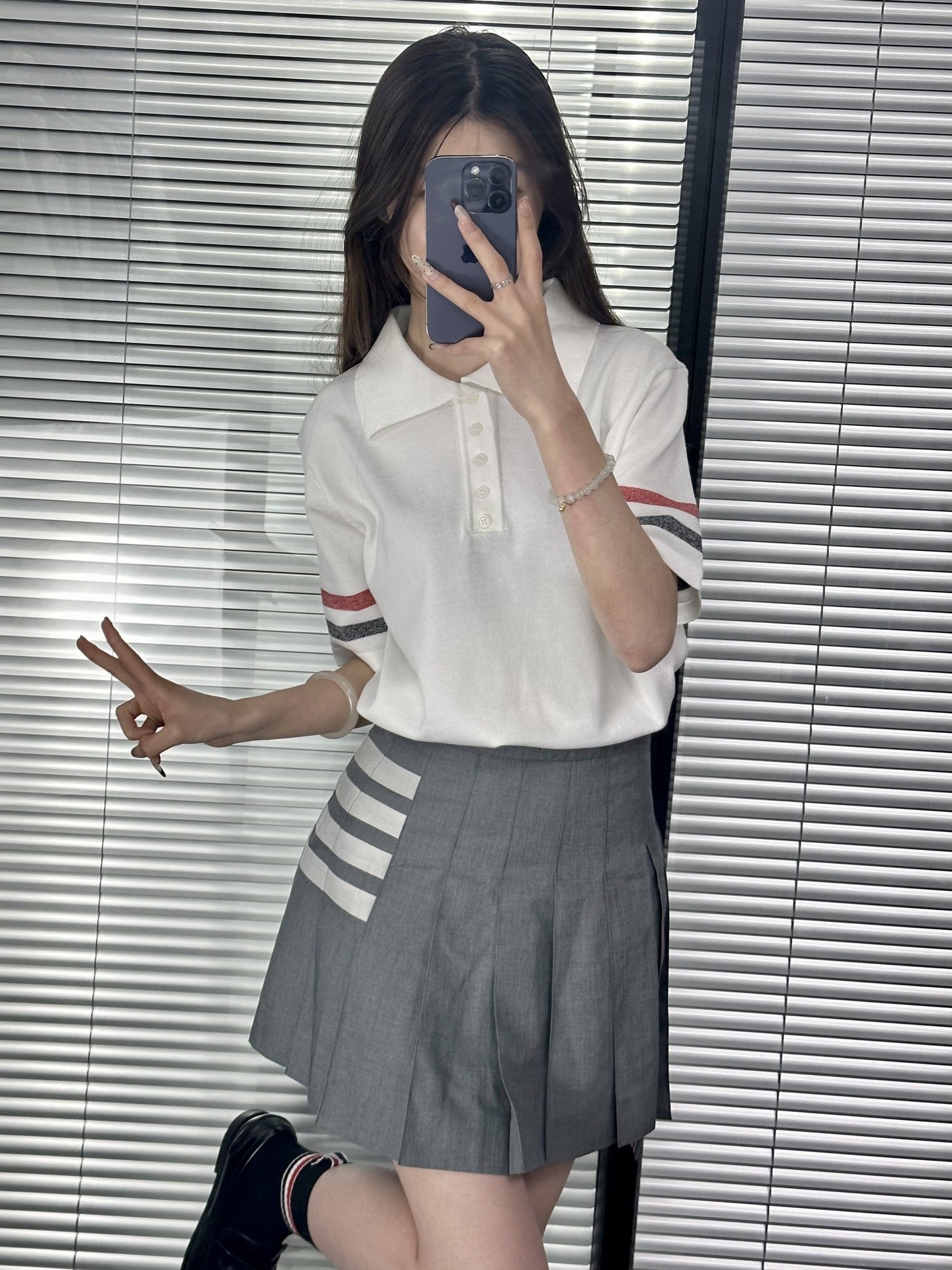 Puppy V-neck short sleeves（副本） THOM TREND