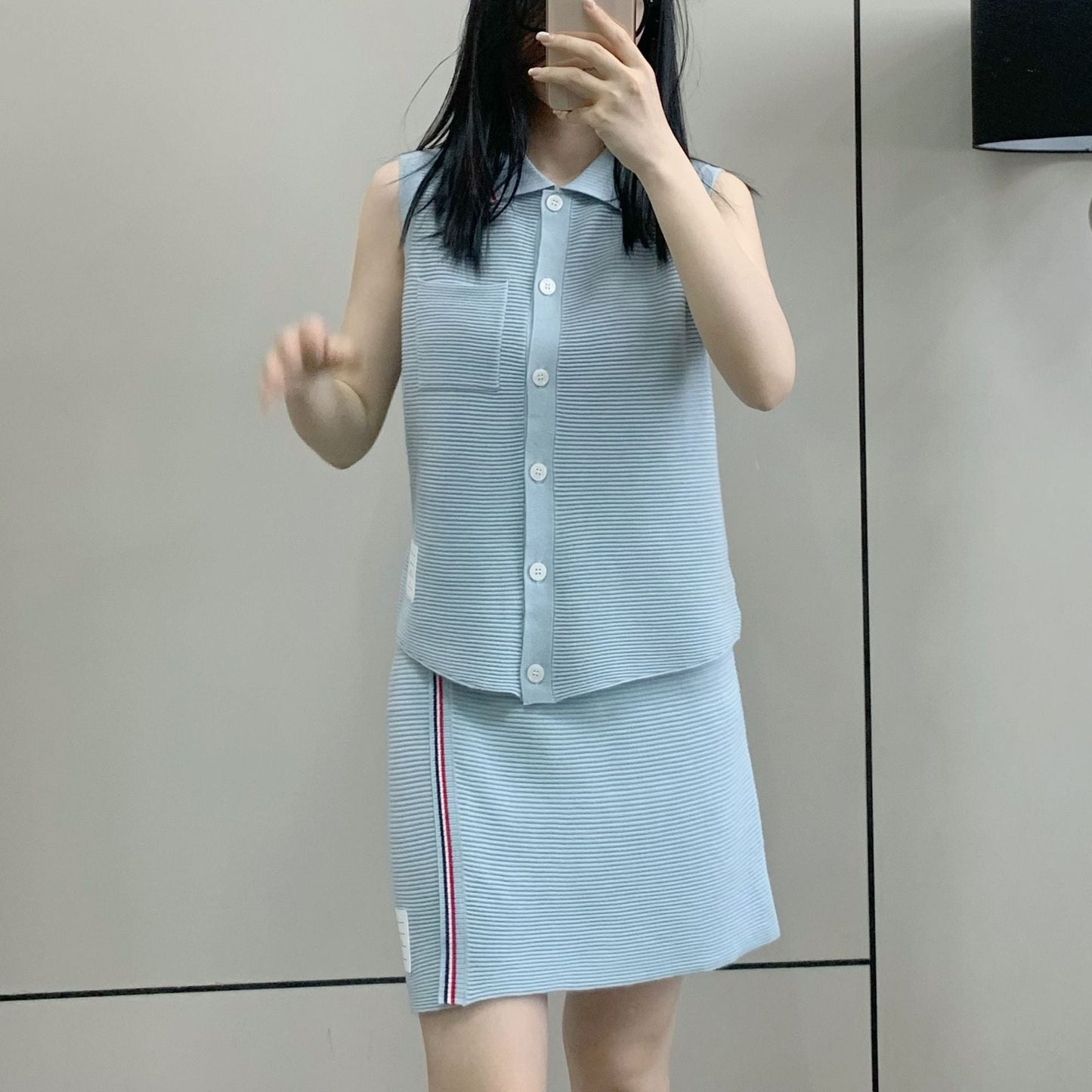 V-neck short-sleeved T-shirt（复制） THOM TREND