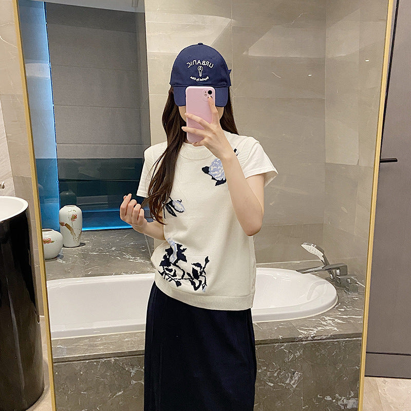 Crew neck knitted vest