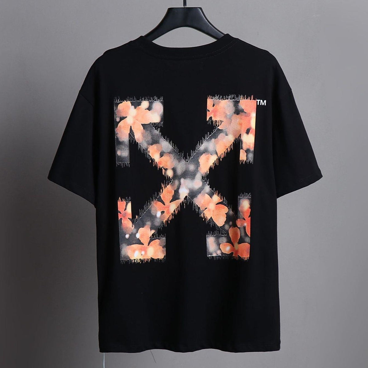 Off-White Orange Floral Arrow Back Print Cotton T-Shirt - Black product detail view