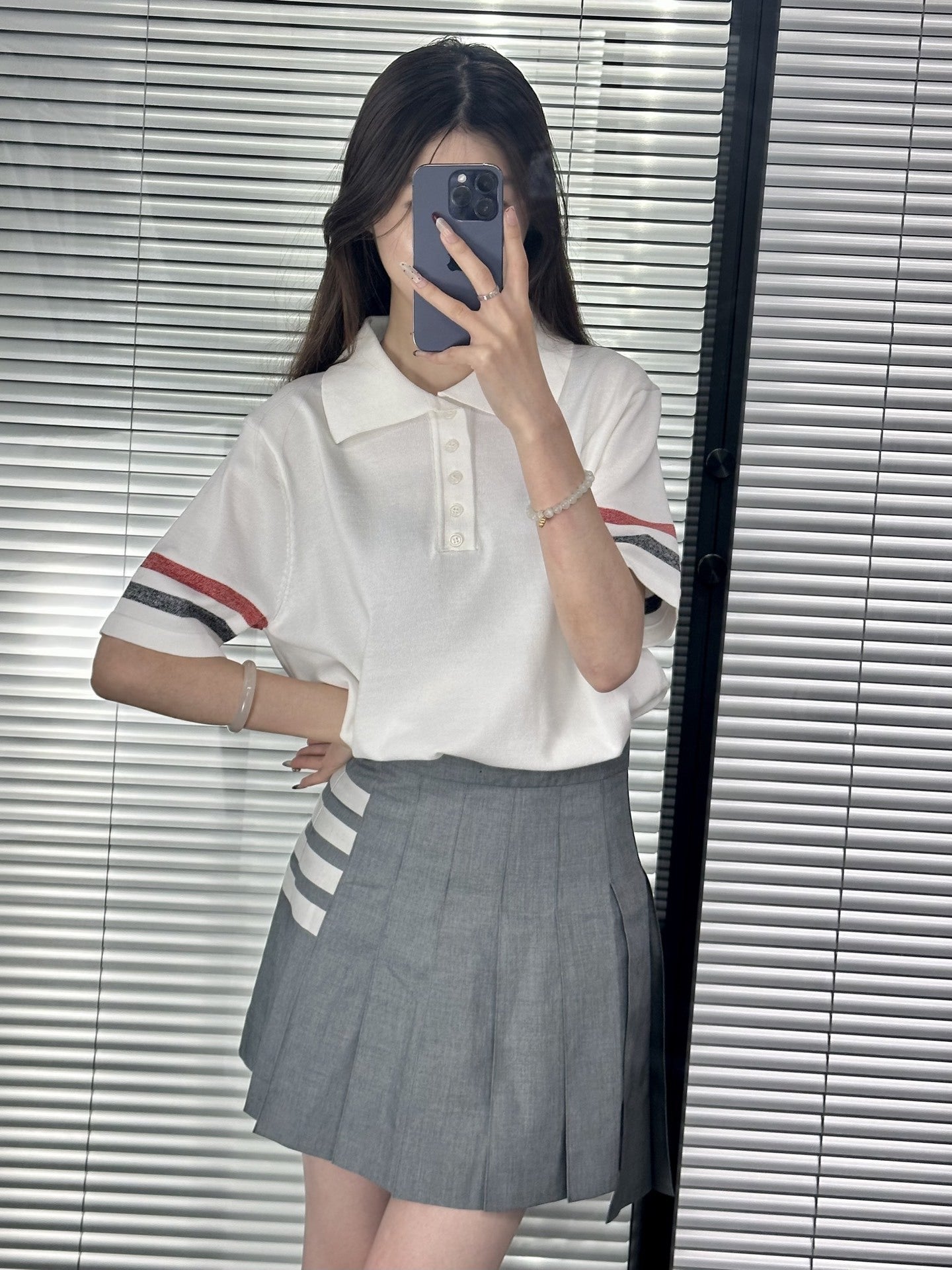 Puppy V-neck short sleeves（副本） THOM TREND