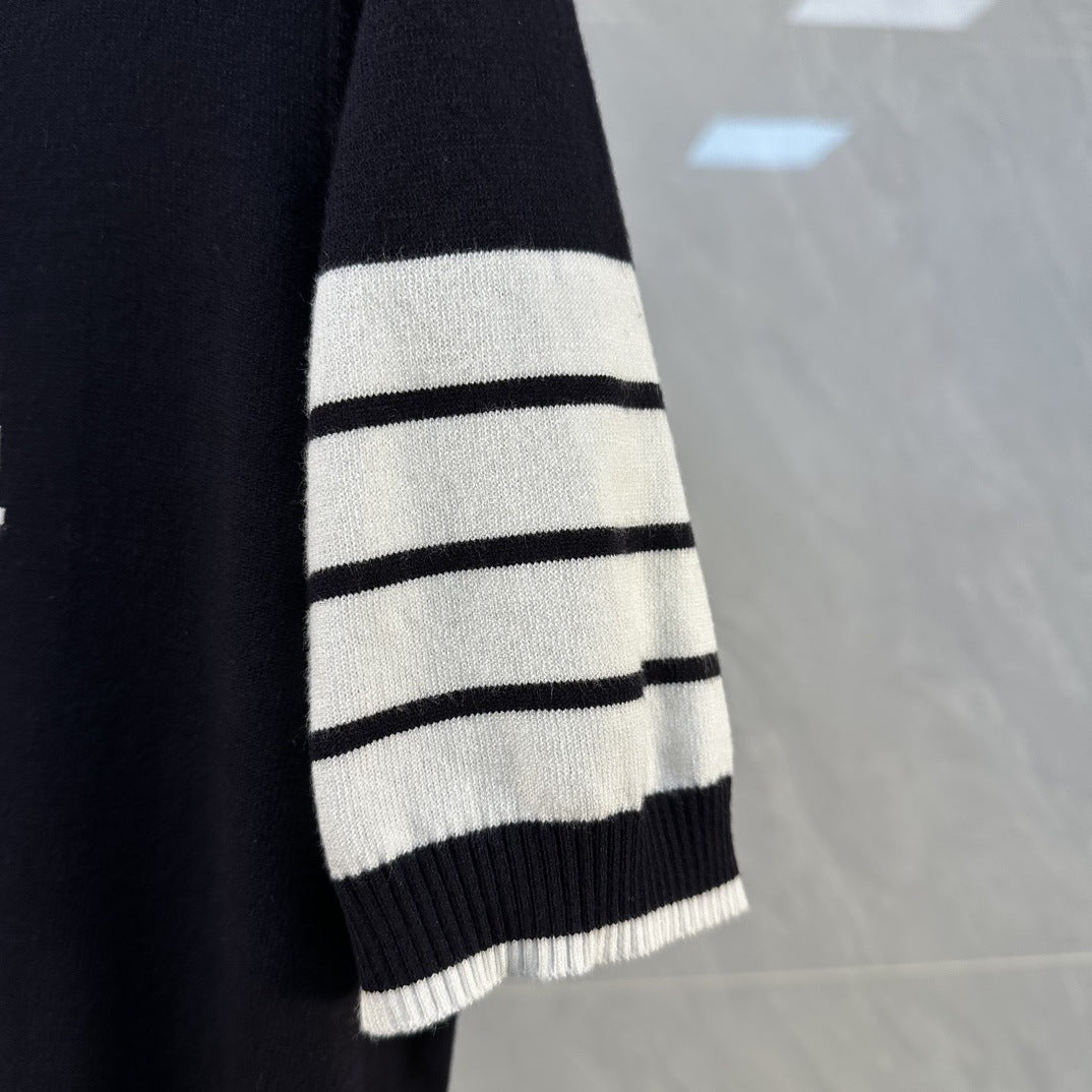 Short-sleeved T-shirt pleated skirt suit（副本） THOM TREND