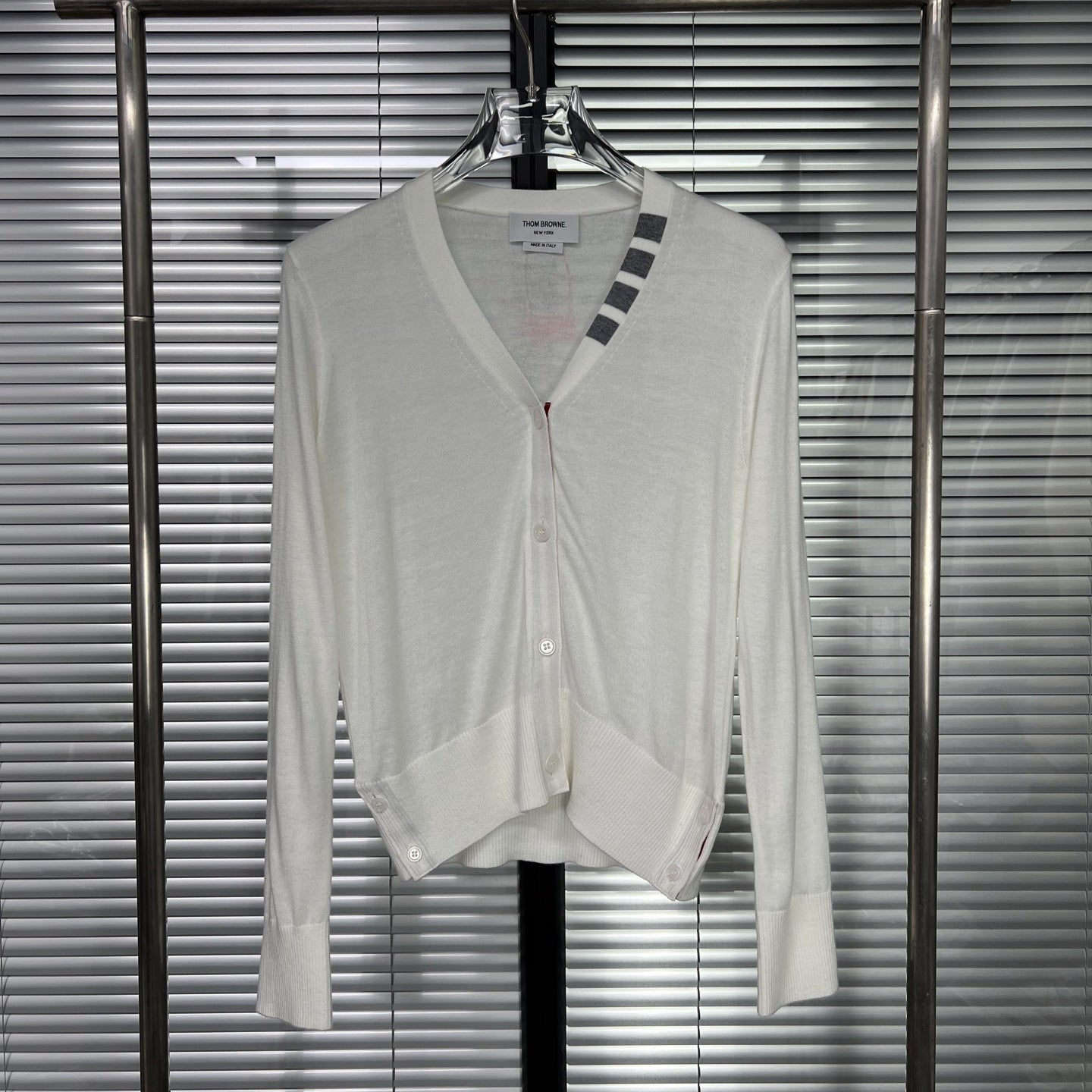 Puppy V-neck short sleeves（副本） THOM TREND