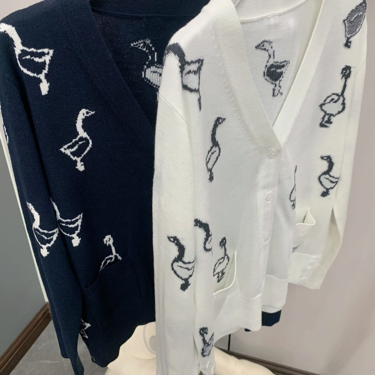 2025SS  Women's Swan Intarsia Knit Cardigan THOM TREND