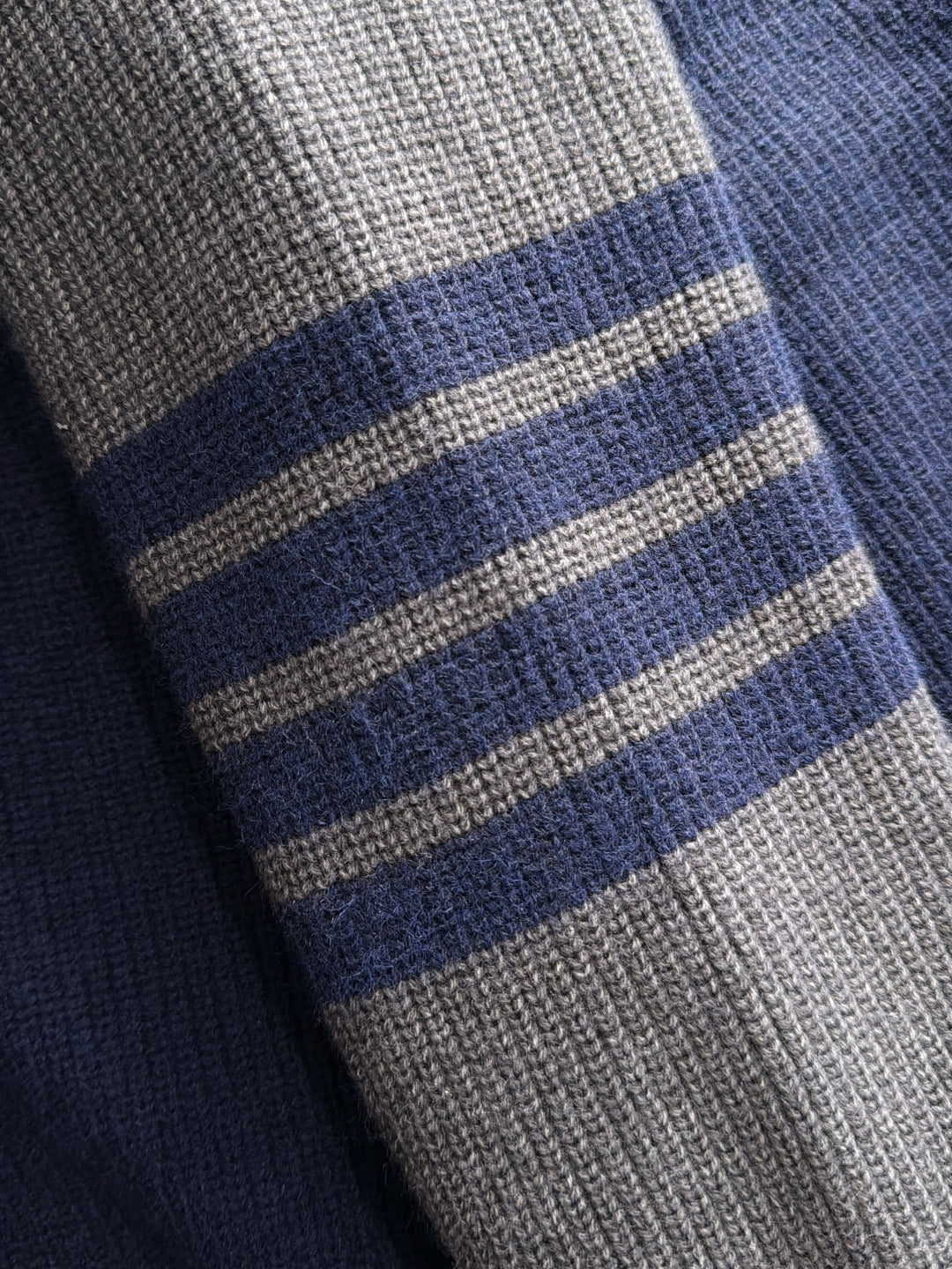 Unisex color-blocked sweater THOM TREND