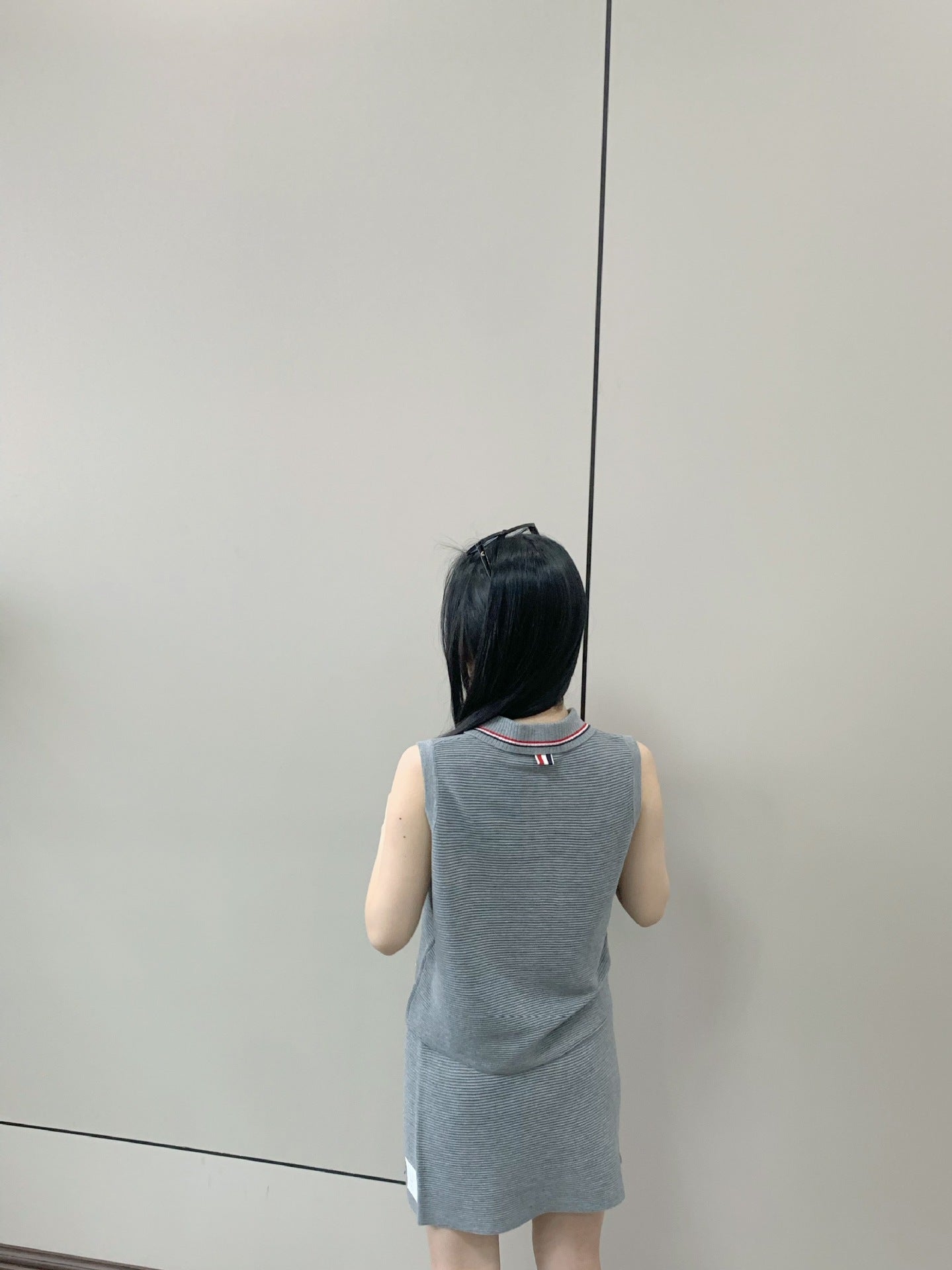 V-neck short-sleeved T-shirt（复制） THOM TREND