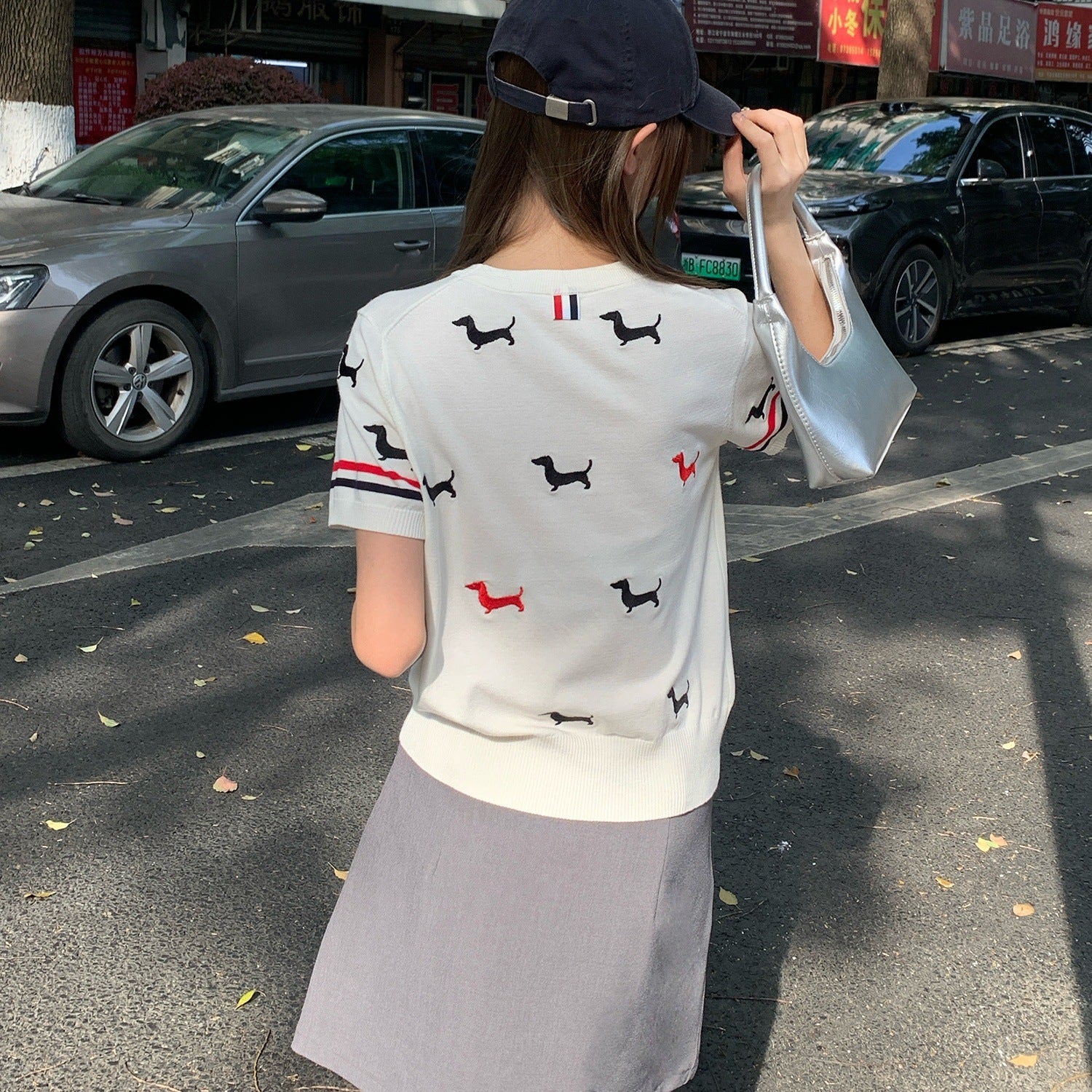 Puppy V-neck short sleeves（副本） THOM TREND