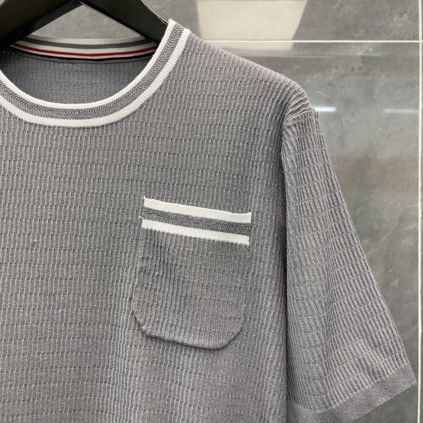 Front and back colorblock short-sleeved T-shirt（副本） THOM TREND