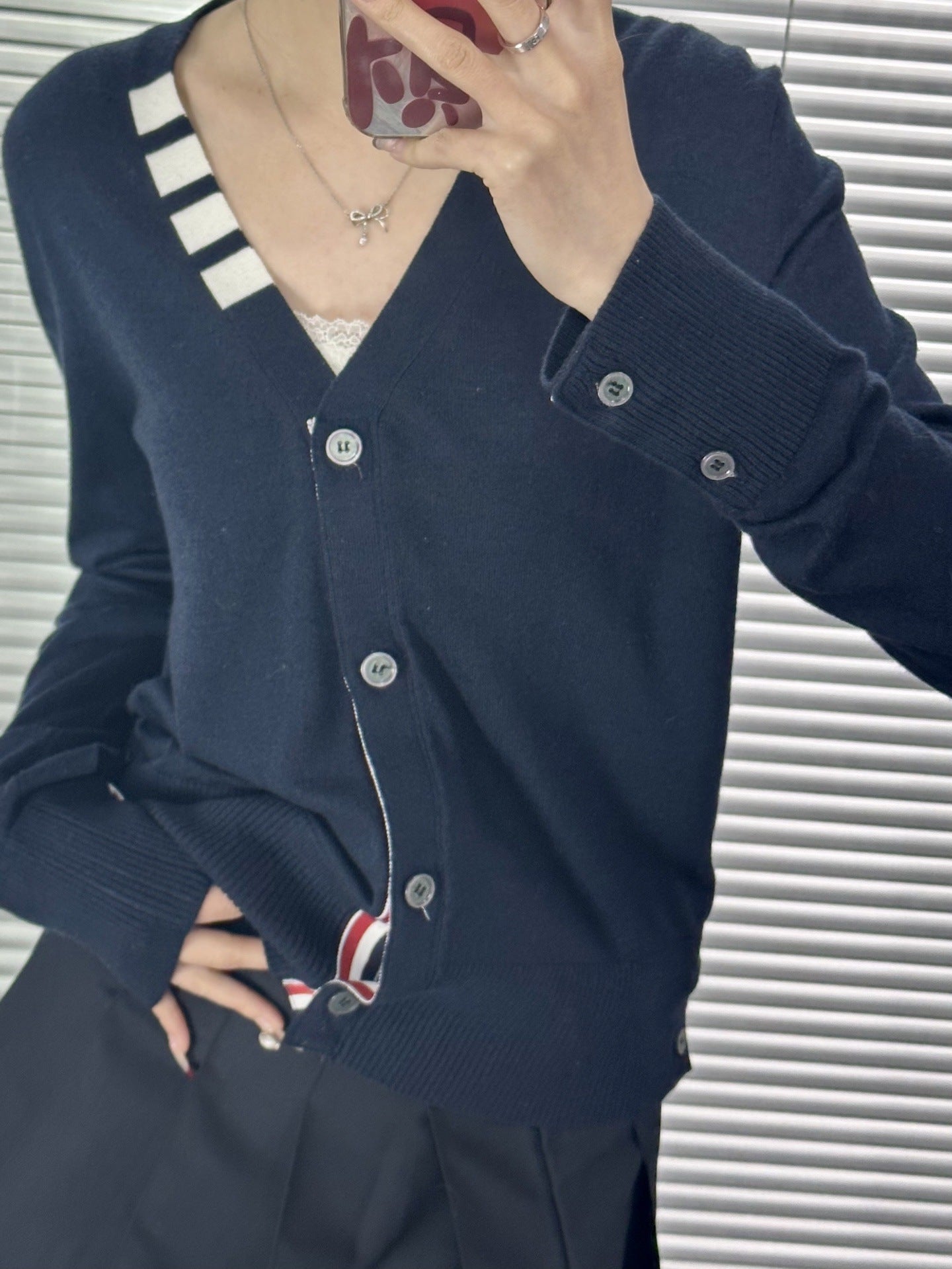 Puppy V-neck short sleeves（副本） THOM TREND