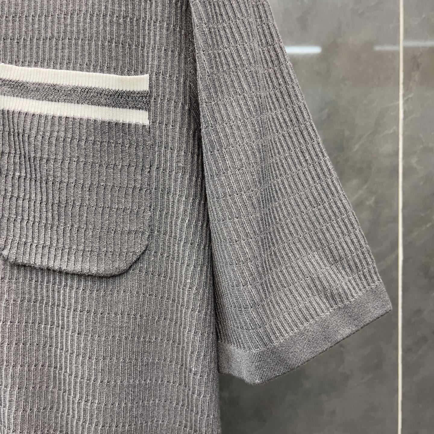 Front and back colorblock short-sleeved T-shirt（副本） THOM TREND