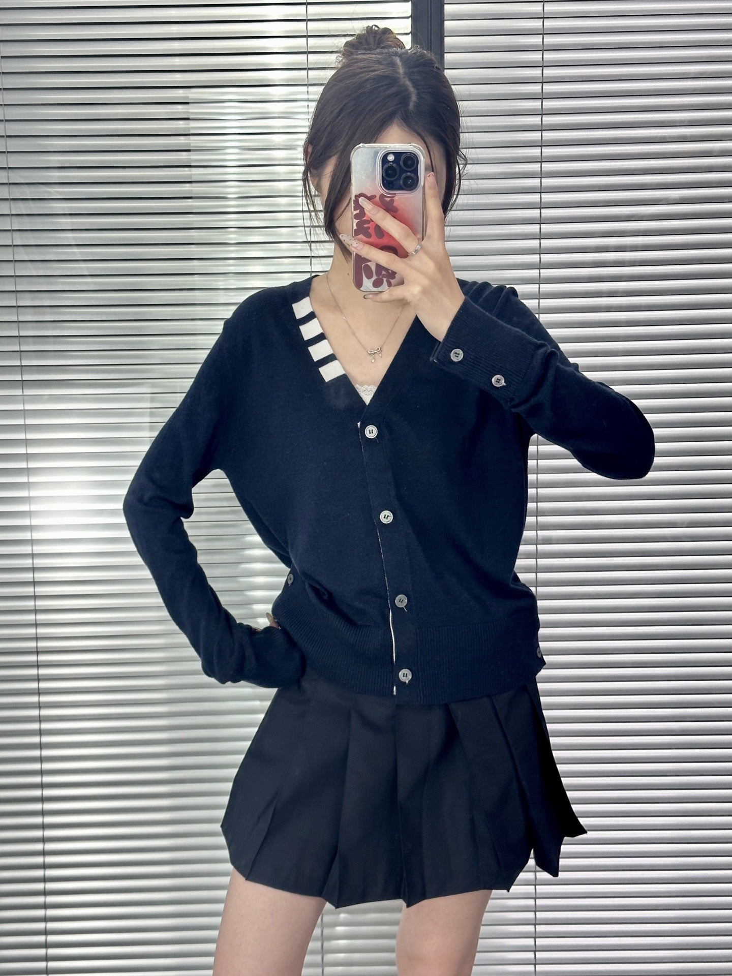 Puppy V-neck short sleeves（副本） THOM TREND