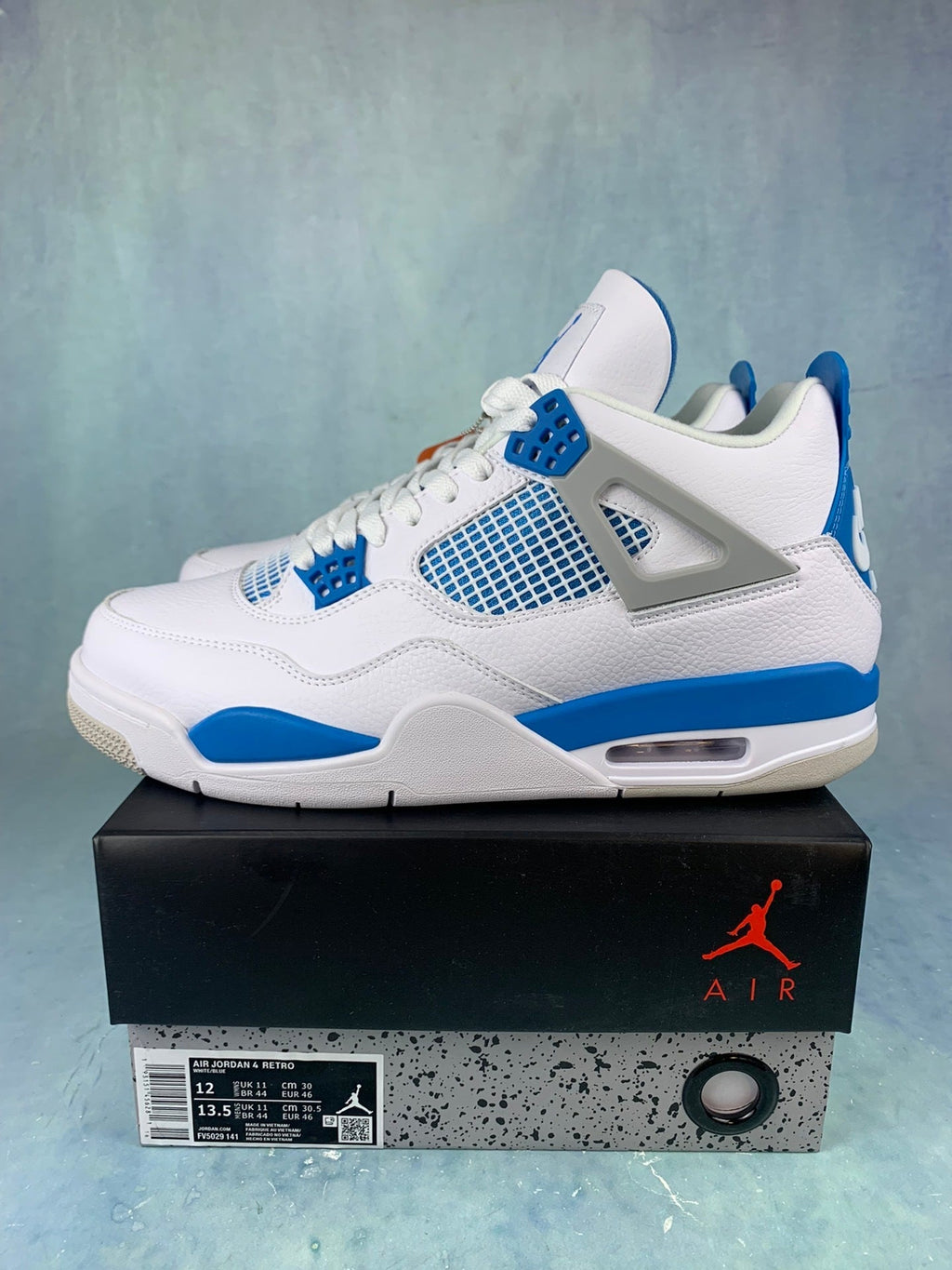 Air Jordan 4 Retro Signature Colorway 07 Unisex Sneakers FV5029-141 detail view 2