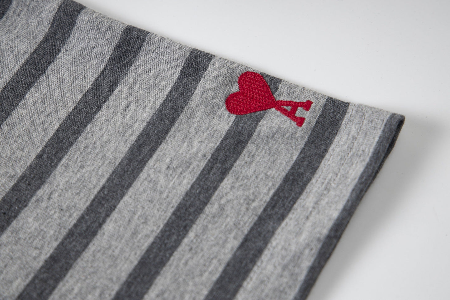 Heart Embroidery Striped Short-Sleeve T-Shirt ¡§C Gray & Brown
