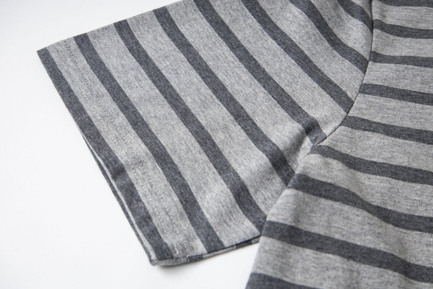 Heart Embroidery Striped Short-Sleeve T-Shirt ¡§C Gray & Brown