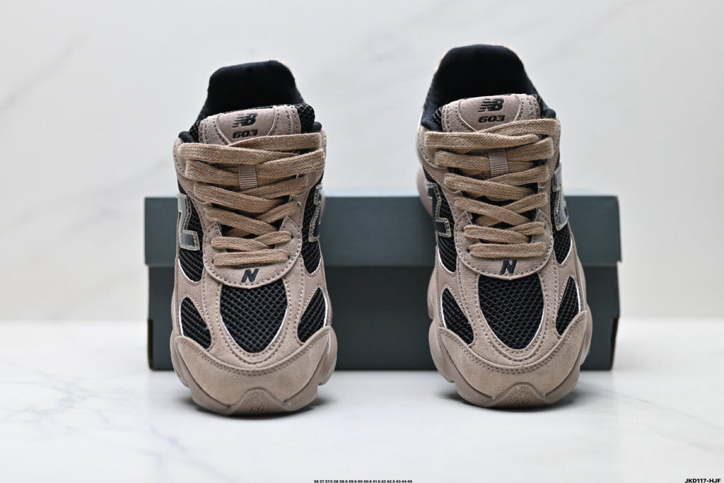 New Balance Retro Dad Sneakers - Beige