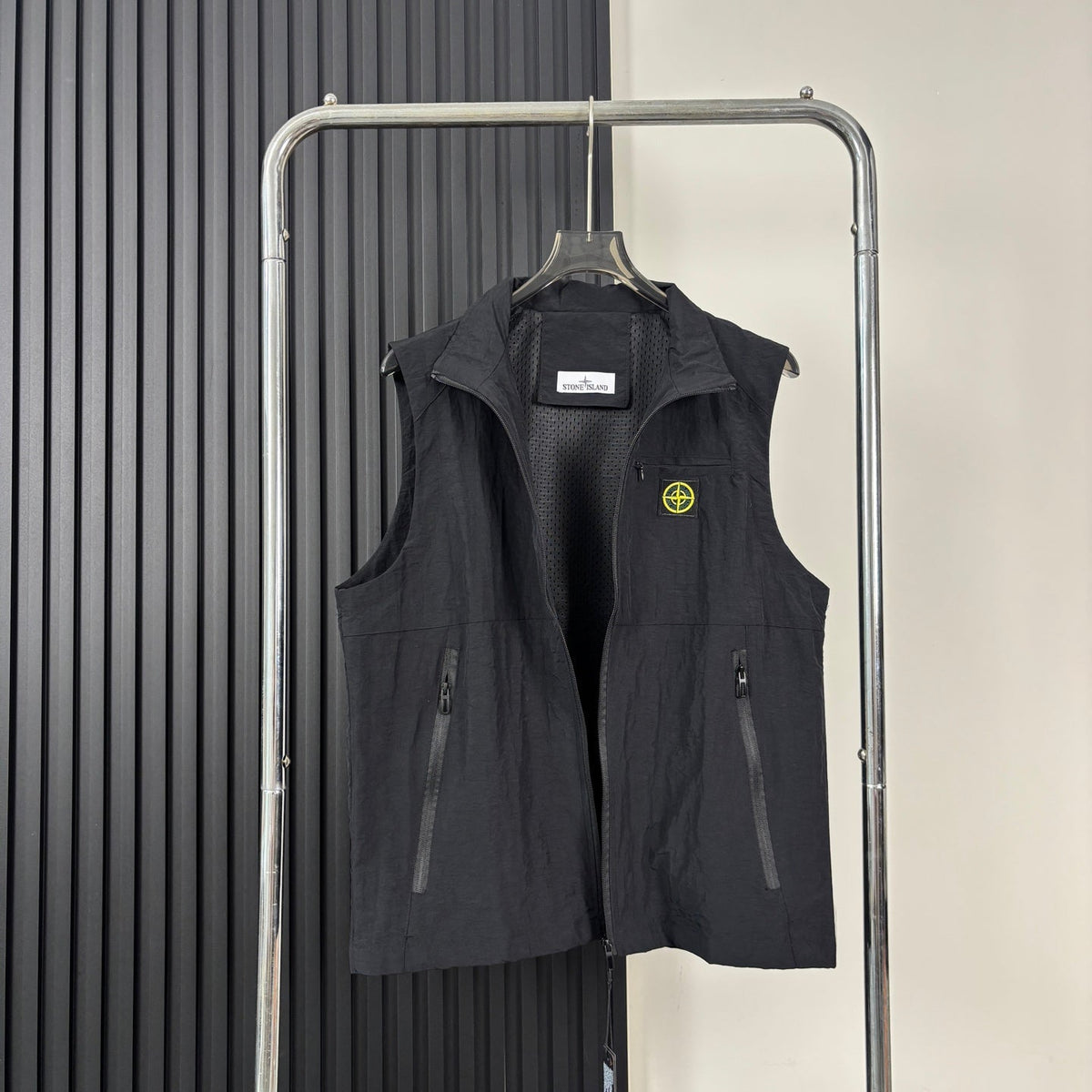Stone Island Multi-Pocket Compass Badge Tactical Vest - Black product detail view