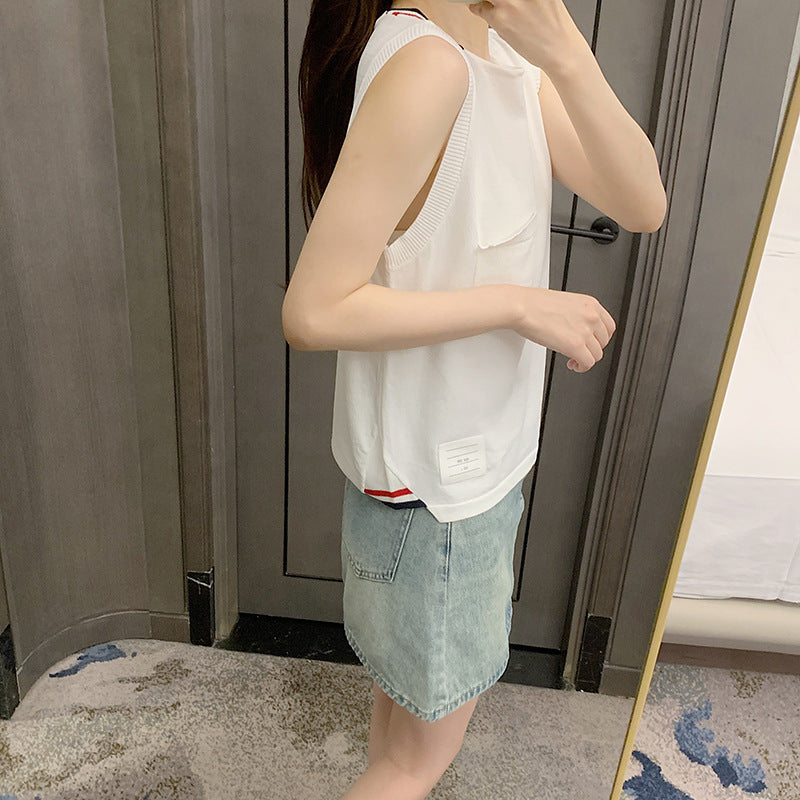 Sleeveless women's tops