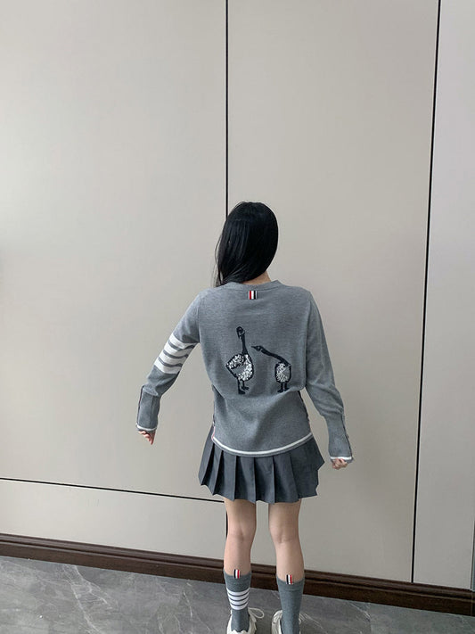 2025SS  Back goose V-neck cardigan  TREND