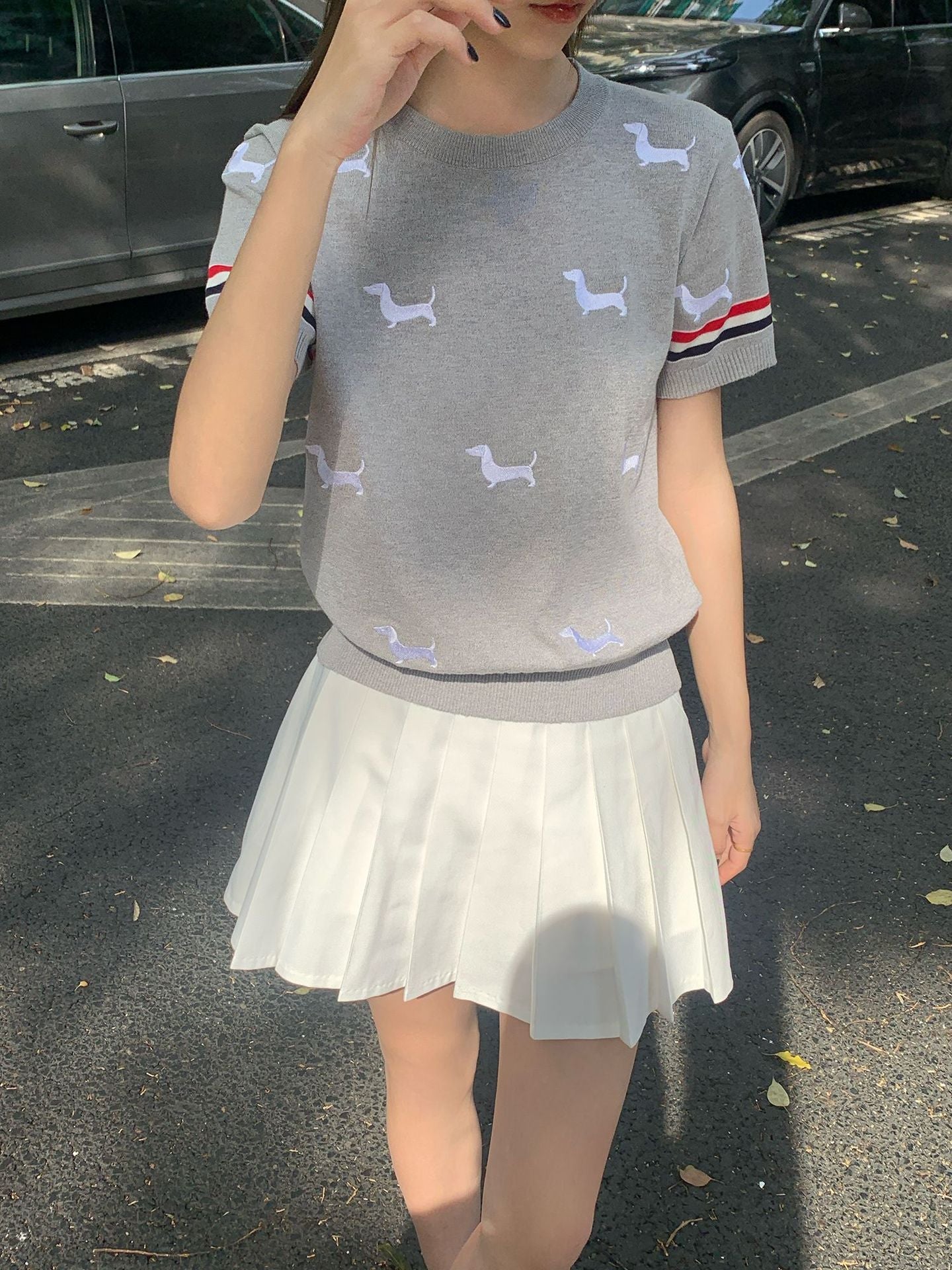 Puppy V-neck short sleeves（副本） THOM TREND