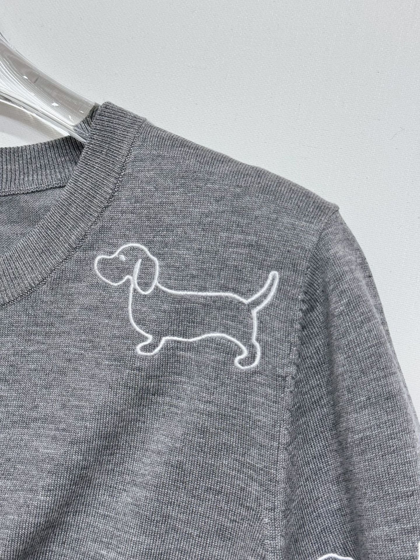 Women's Puppy Rose Embroidery Short Sleeve（副本） THOM TREND