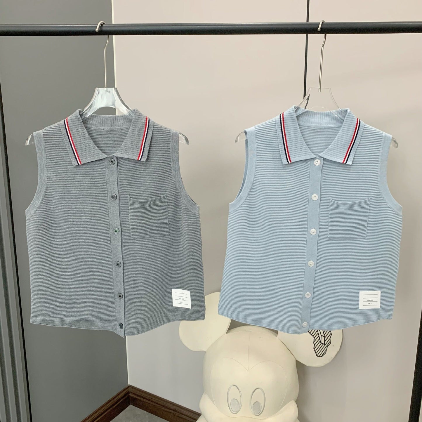 V-neck short-sleeved T-shirt（复制） THOM TREND