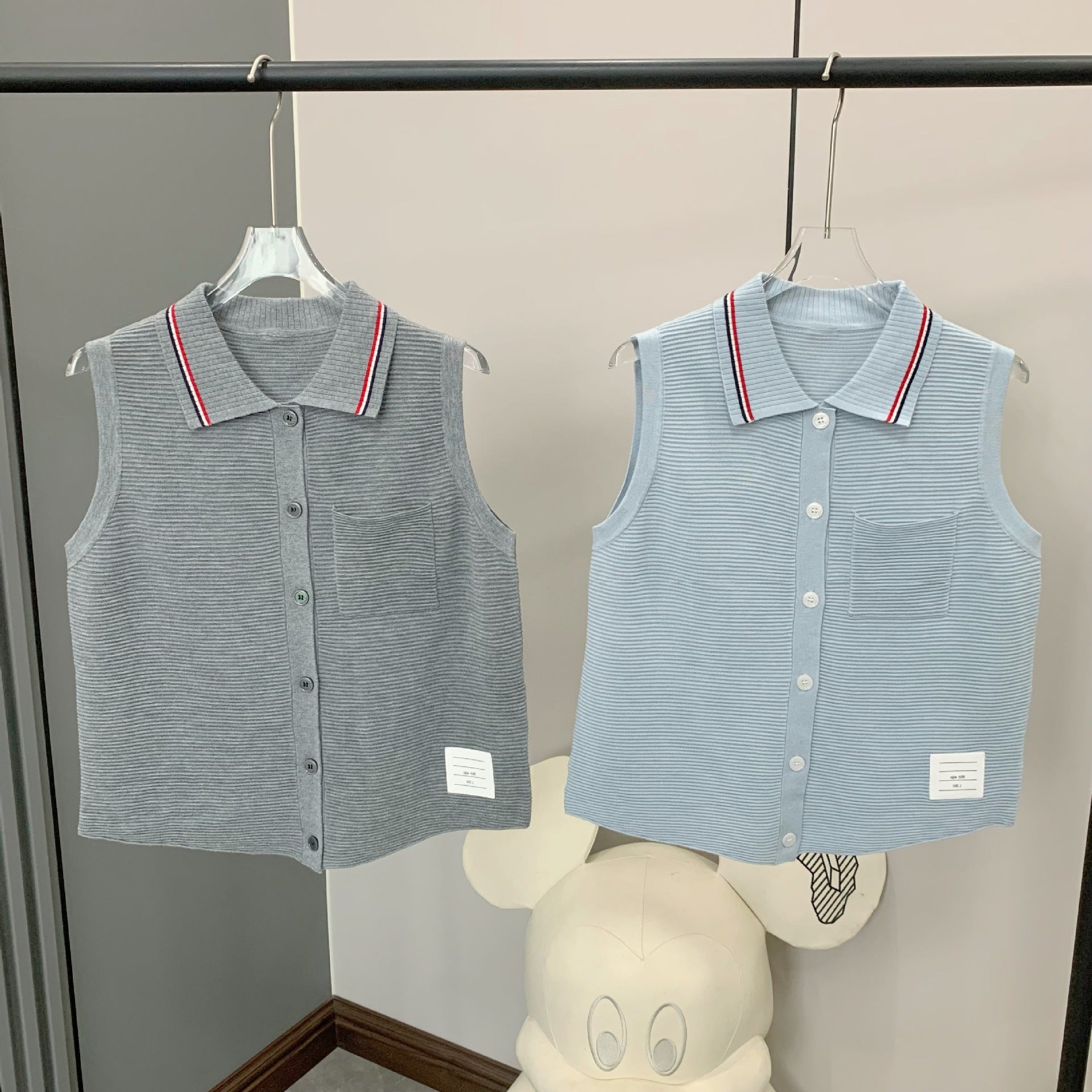 V-neck short-sleeved T-shirt（复制） THOM TREND