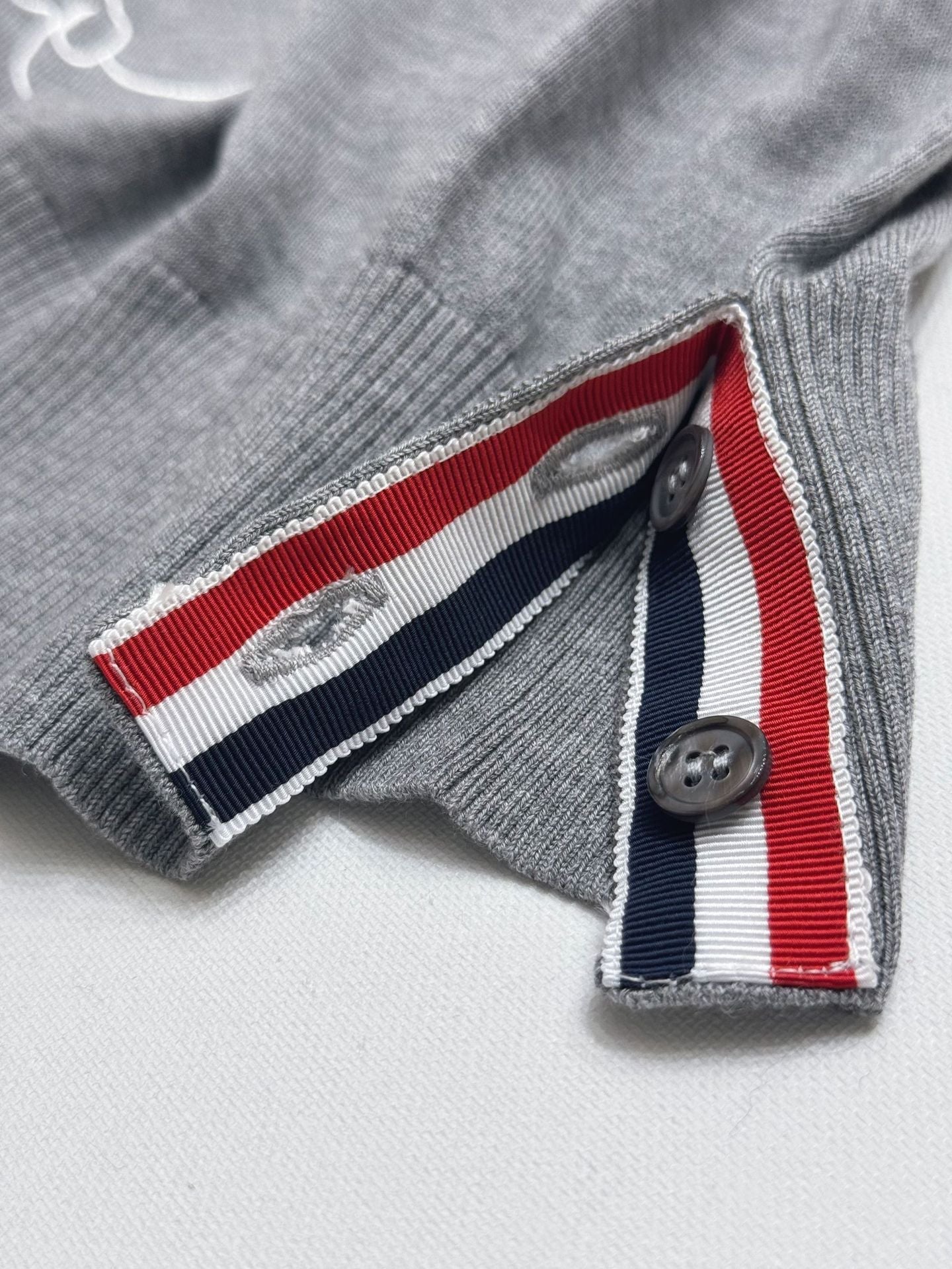 Women's Puppy Rose Embroidery Short Sleeve（副本） THOM TREND