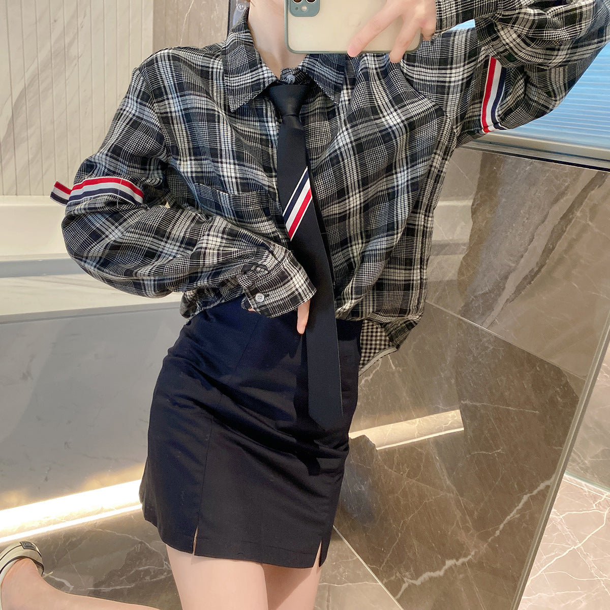 V-neck knitted cardigan（复制） THOM TREND