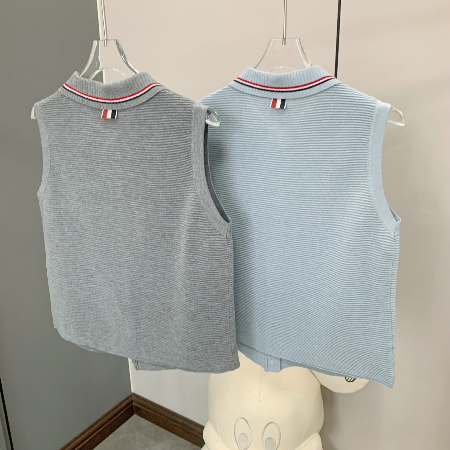 V-neck short-sleeved T-shirt（复制） THOM TREND