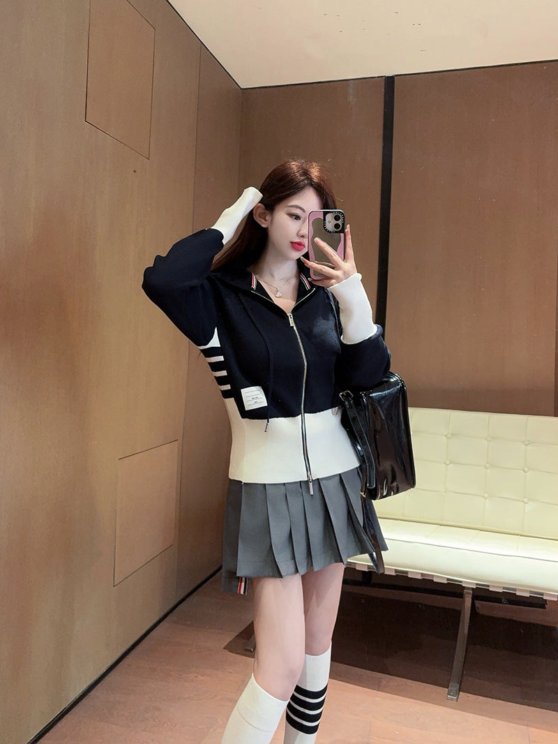 2025Threaded three-bar skirt suit