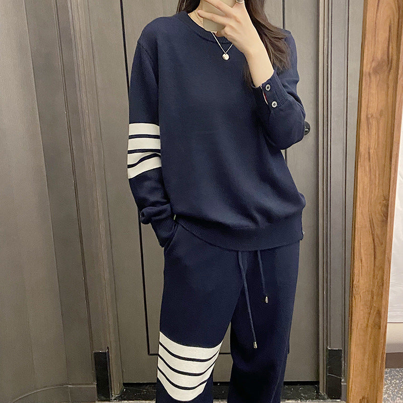 round neck long sleeves