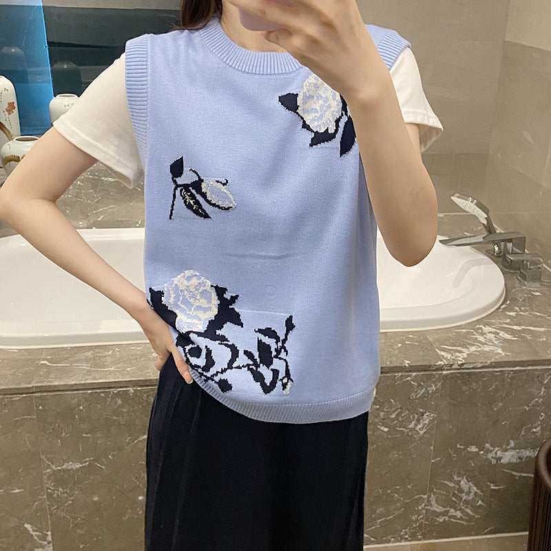 Crew neck knitted vest