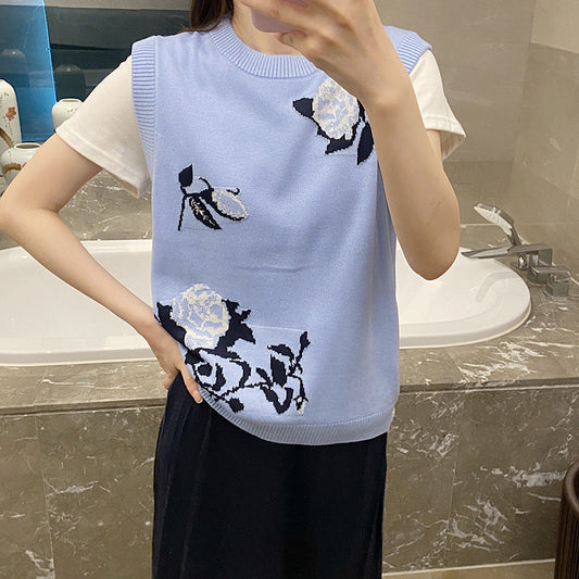 Crew neck knitted vest