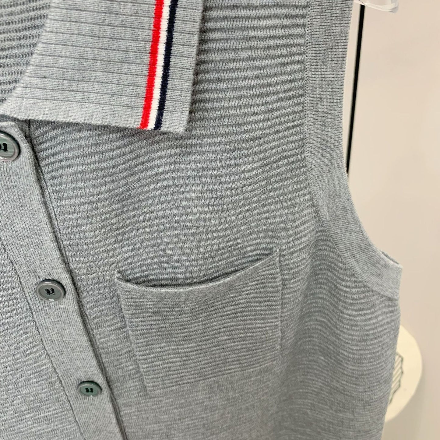 V-neck short-sleeved T-shirt（复制） THOM TREND