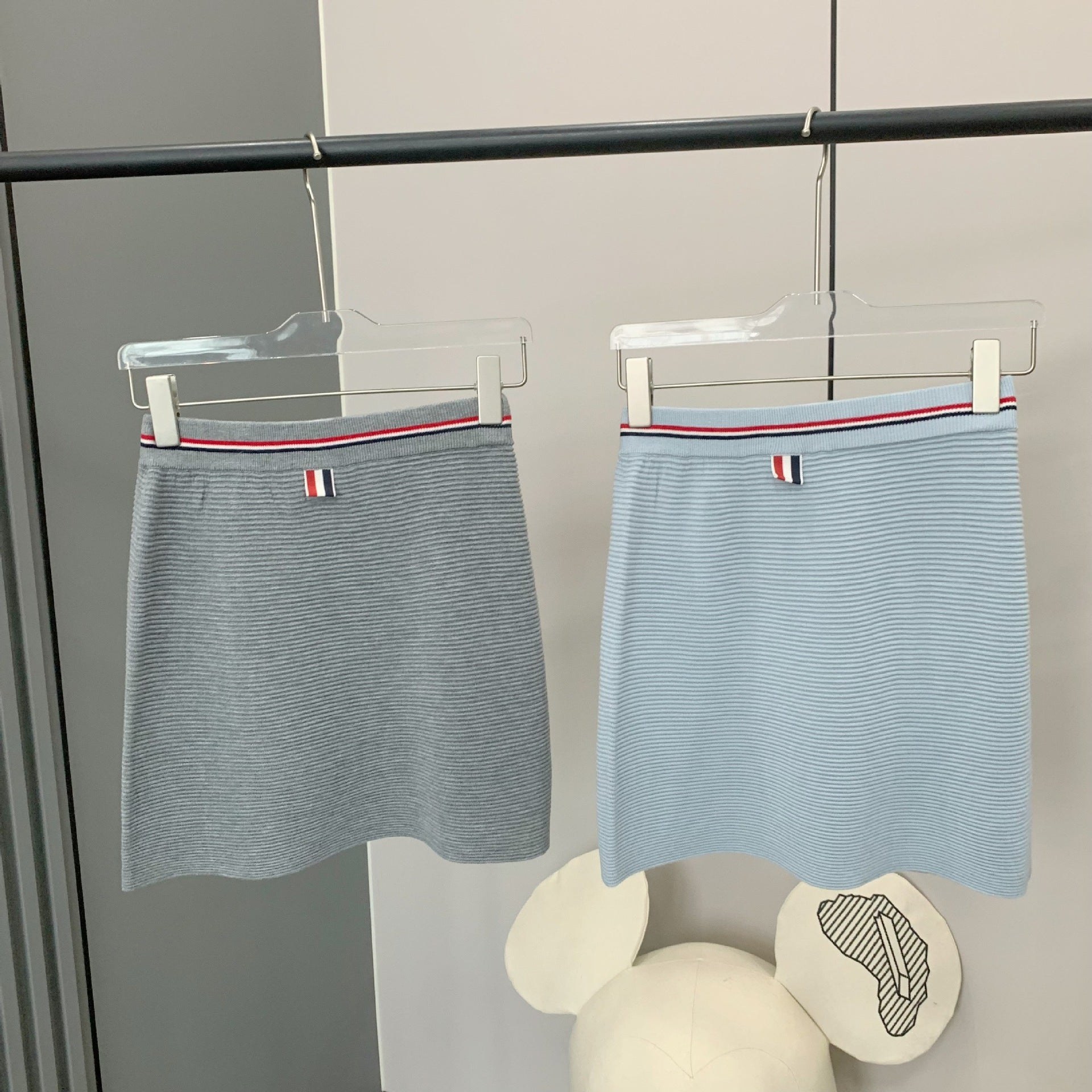 V-neck short-sleeved T-shirt（复制） THOM TREND