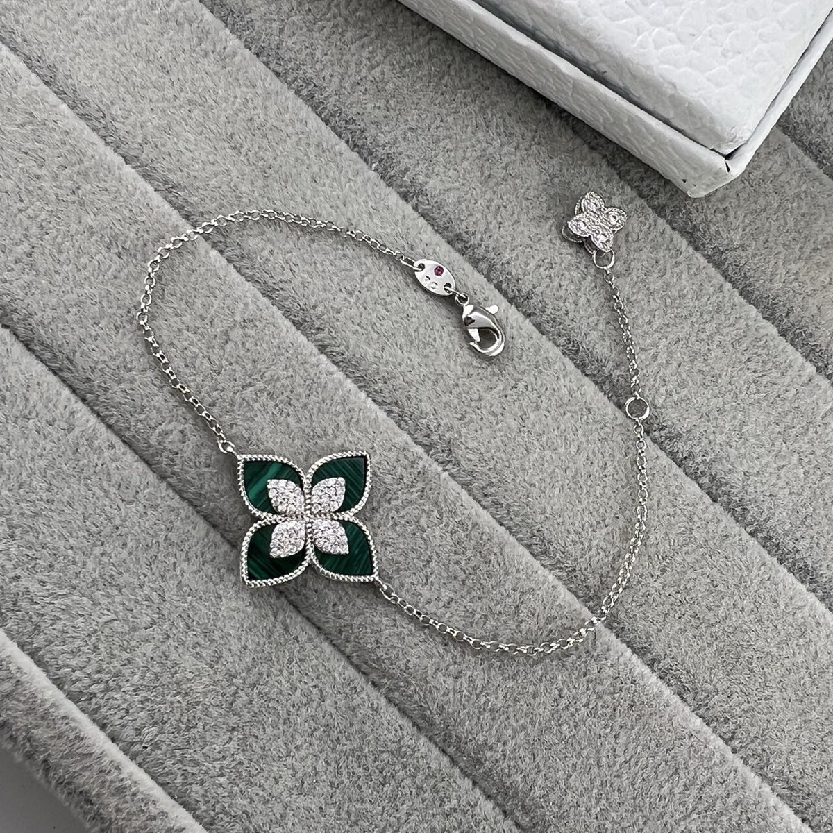 Roberto Coin Style Four-Leaf Clover Cubic Zirconia Bracelet detail view 9
