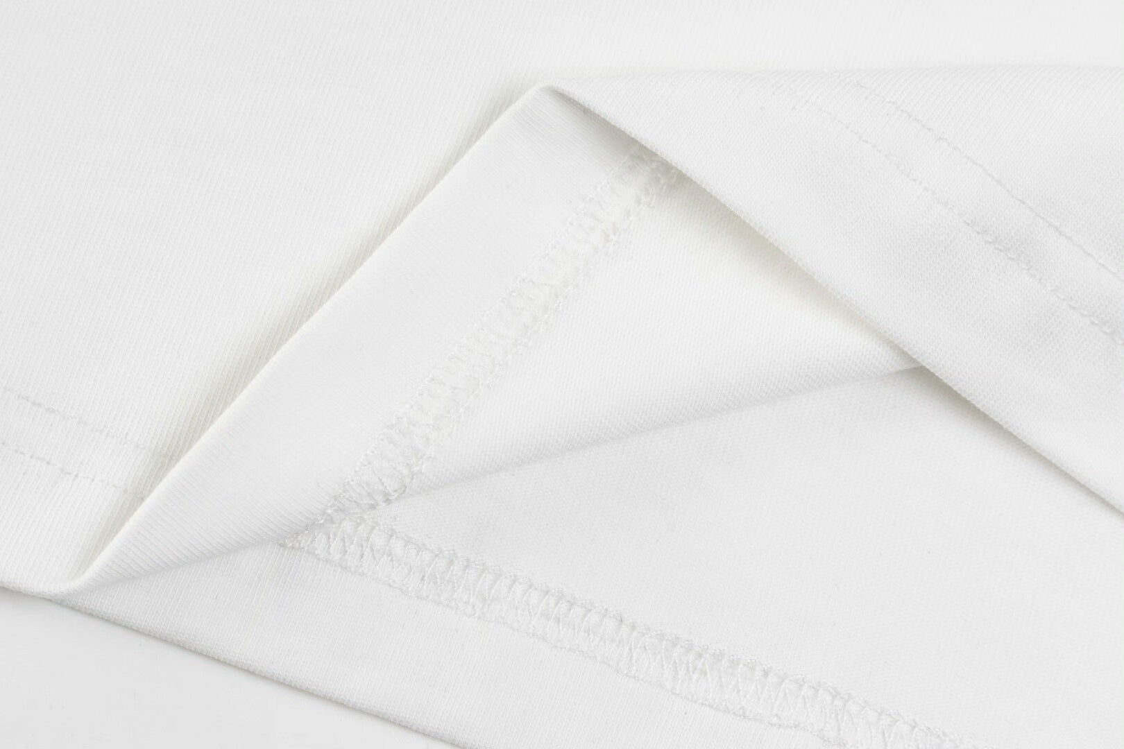 Unisex letter T-shirt  TREND